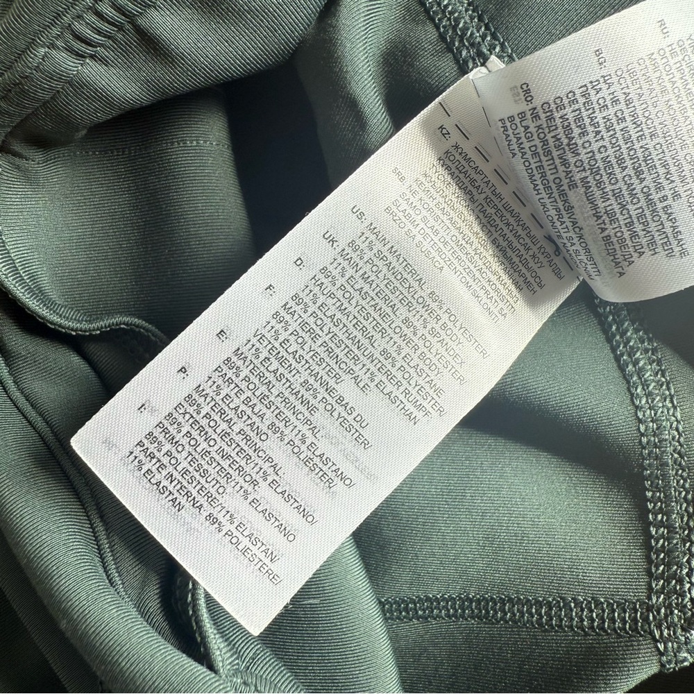 🦊 Adidas Women's Gray Leggings with Aqua Stripes - Picture 4 of 10